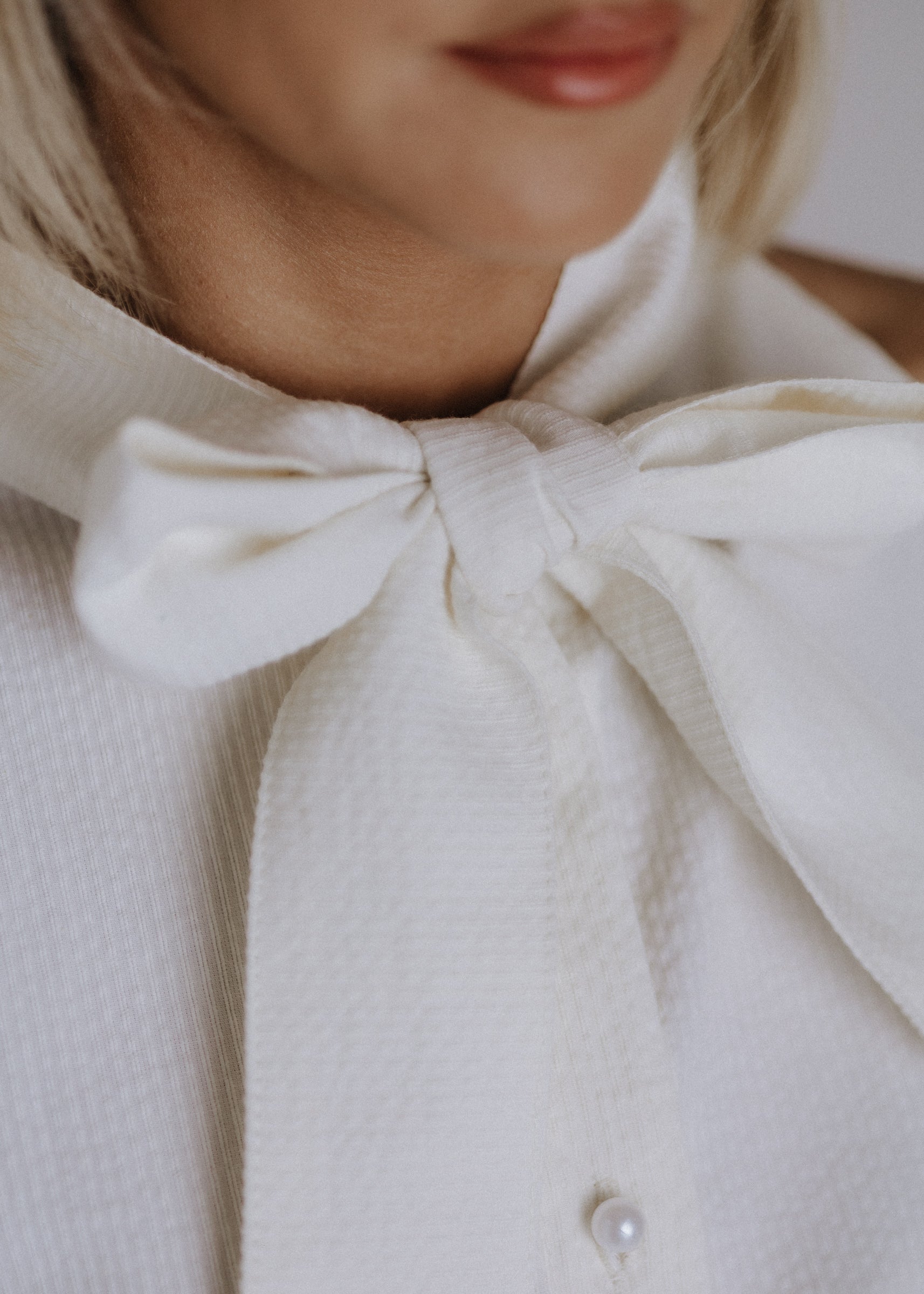 Striped bow top