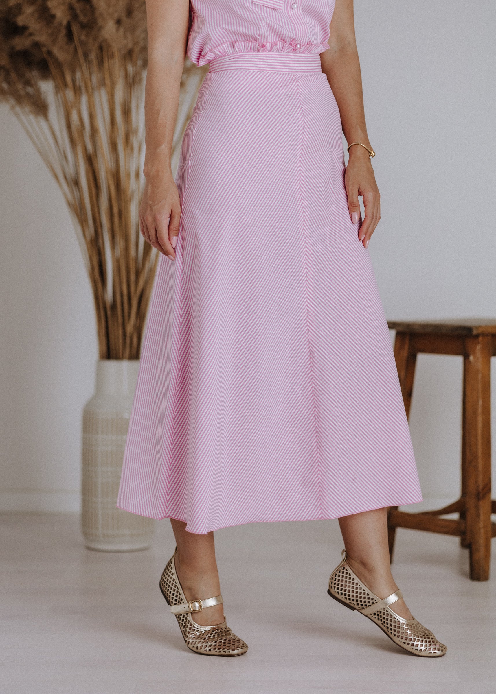 Striped skirt with ruffles in pink