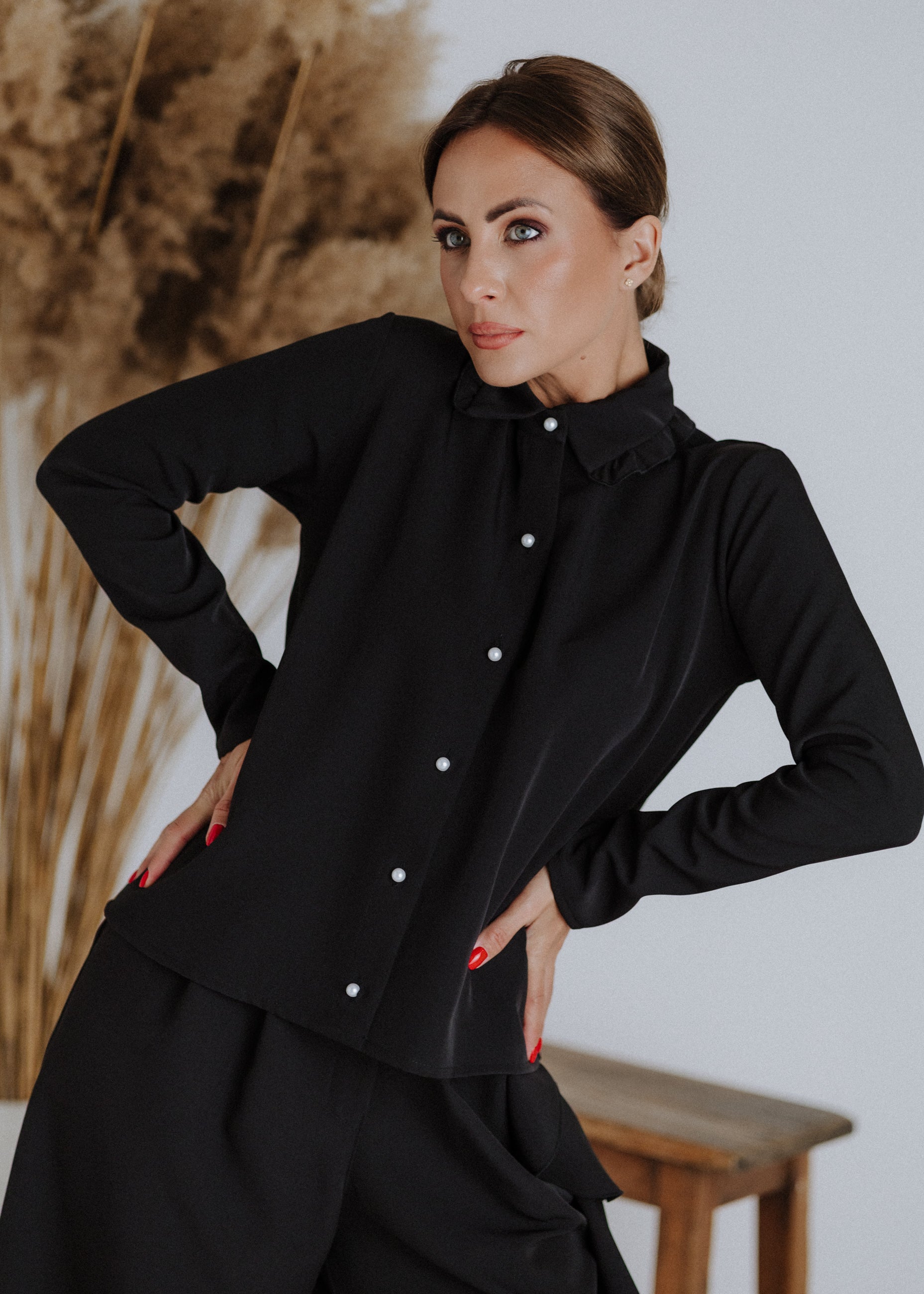 Ruffle collar shirt in black