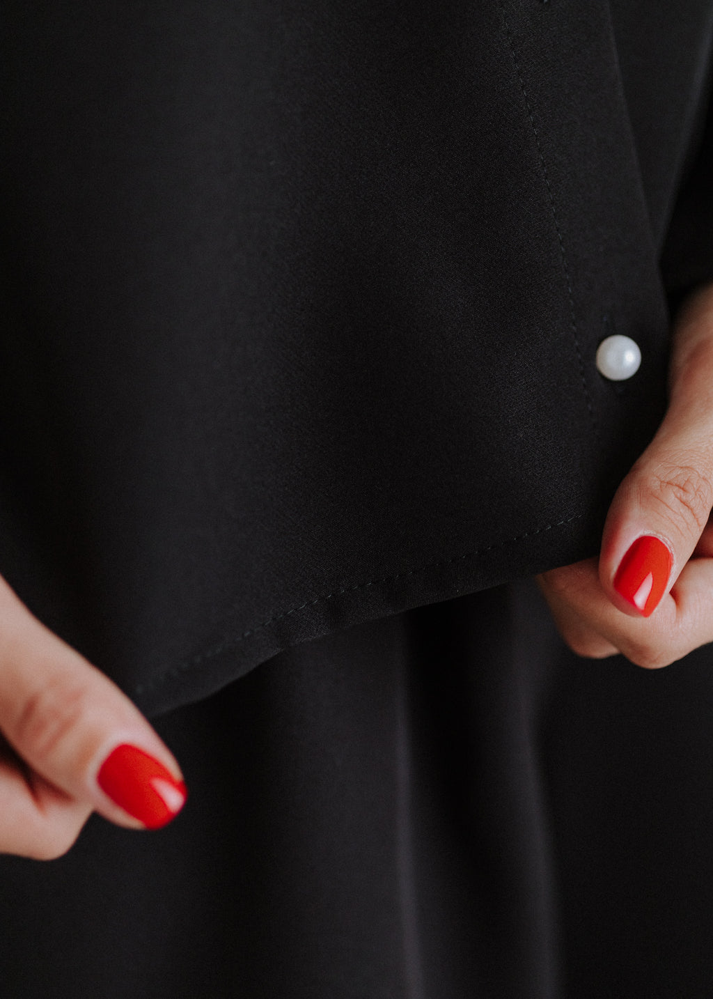 Ruffle collar shirt in black