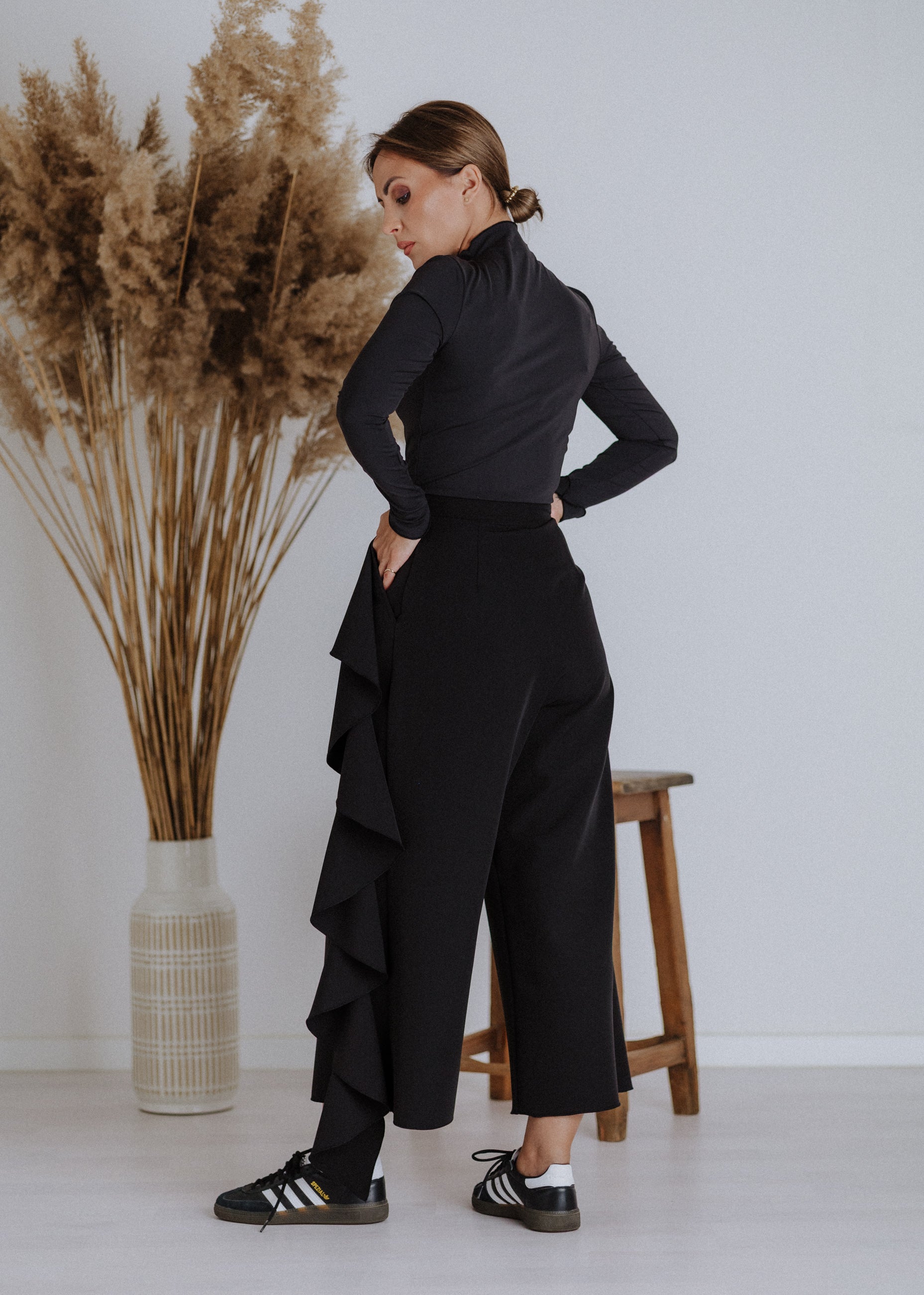 Black elastic top