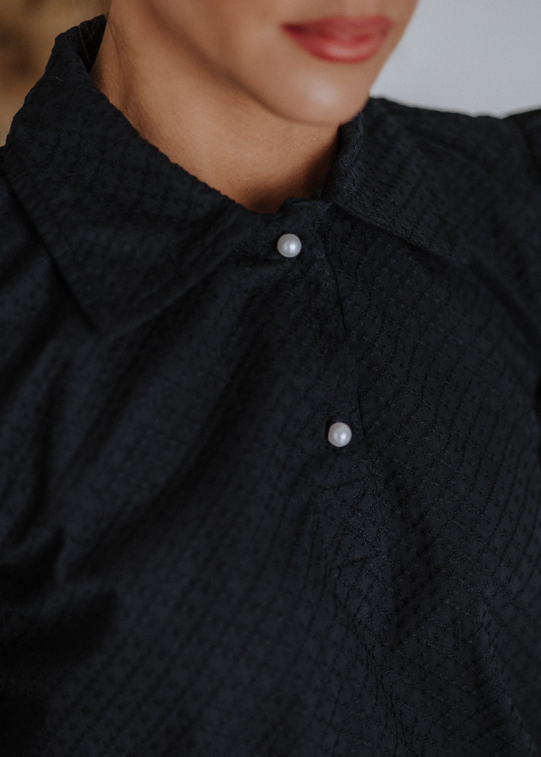 Textured madeira blouse in black