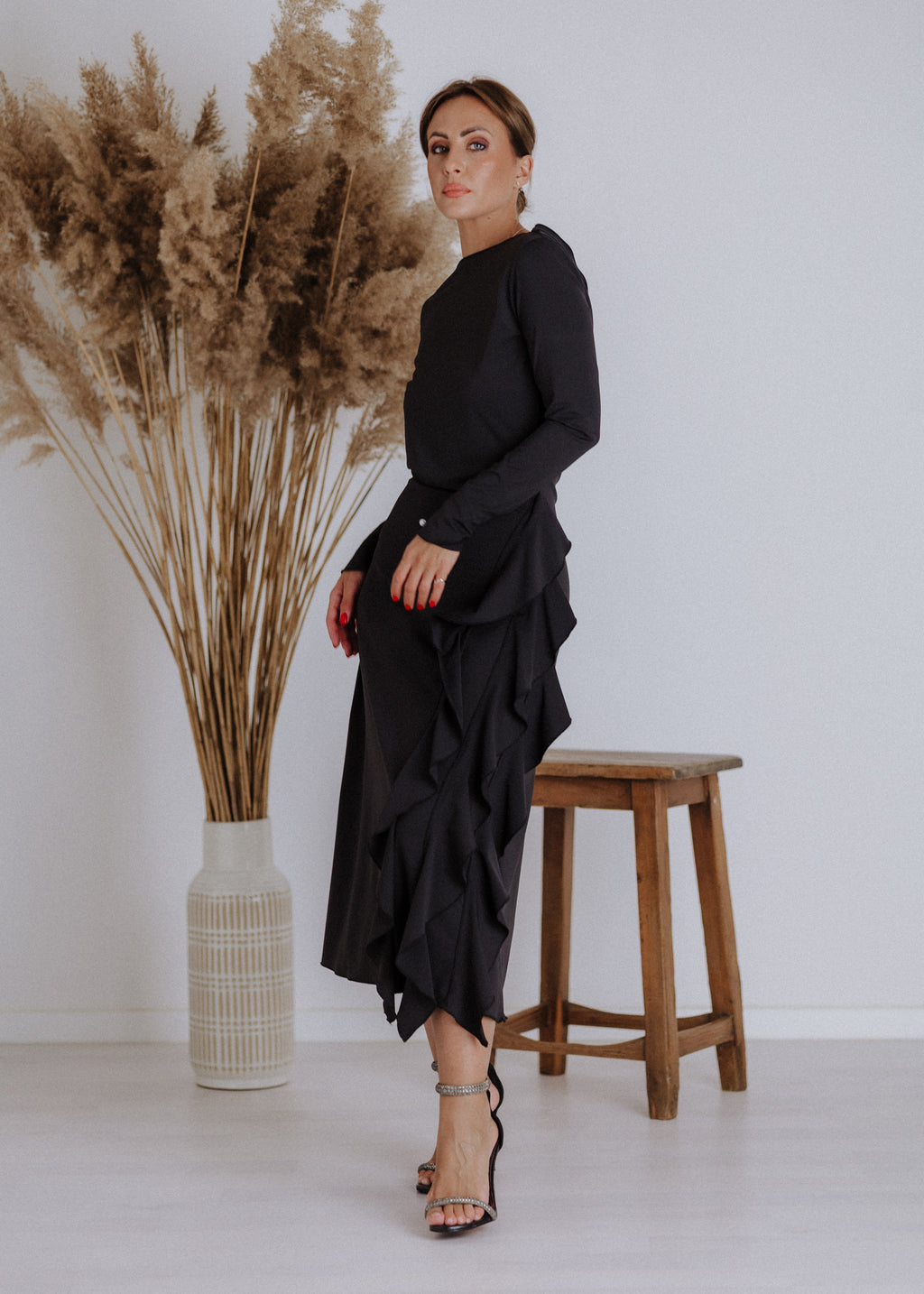 Cut-out back dress with curly ruffled skirt