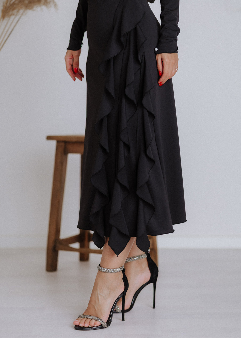 Cut-out back dress with curly ruffled skirt