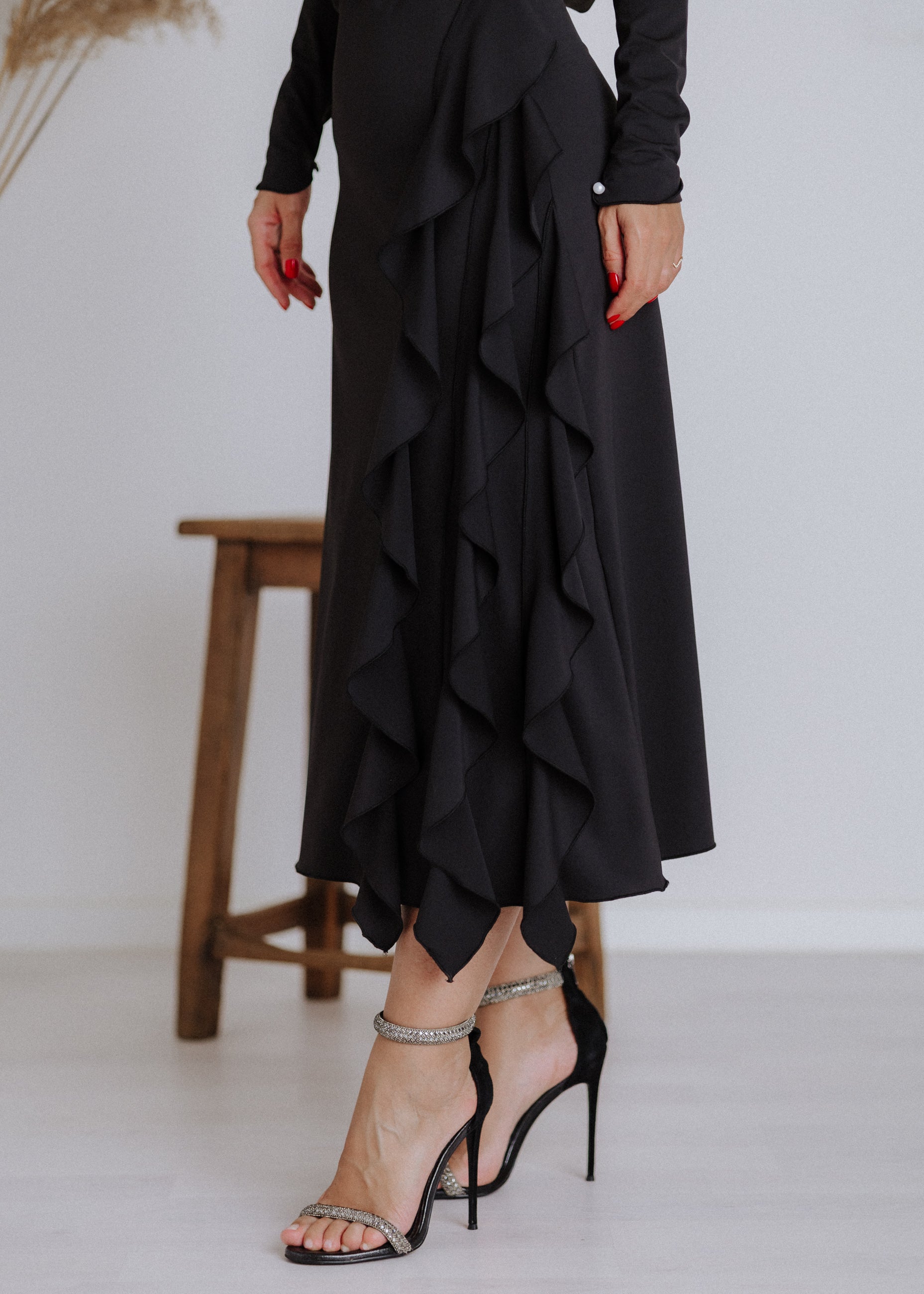 Cut-out back dress with curly ruffled skirt