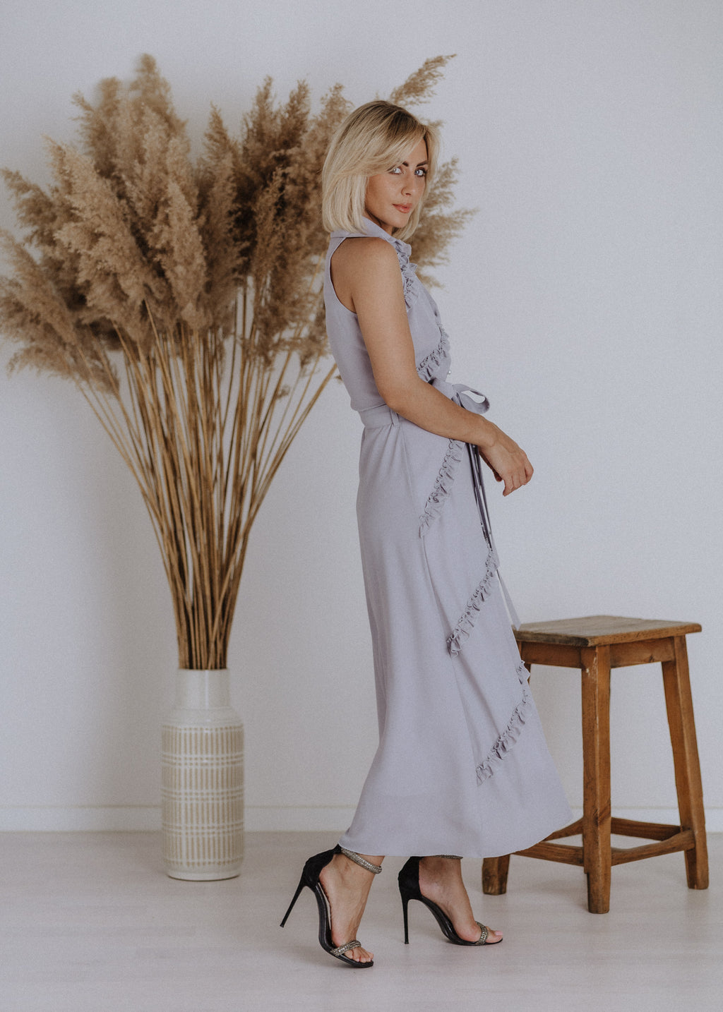 Muslin shirtdress with ruffles in gray