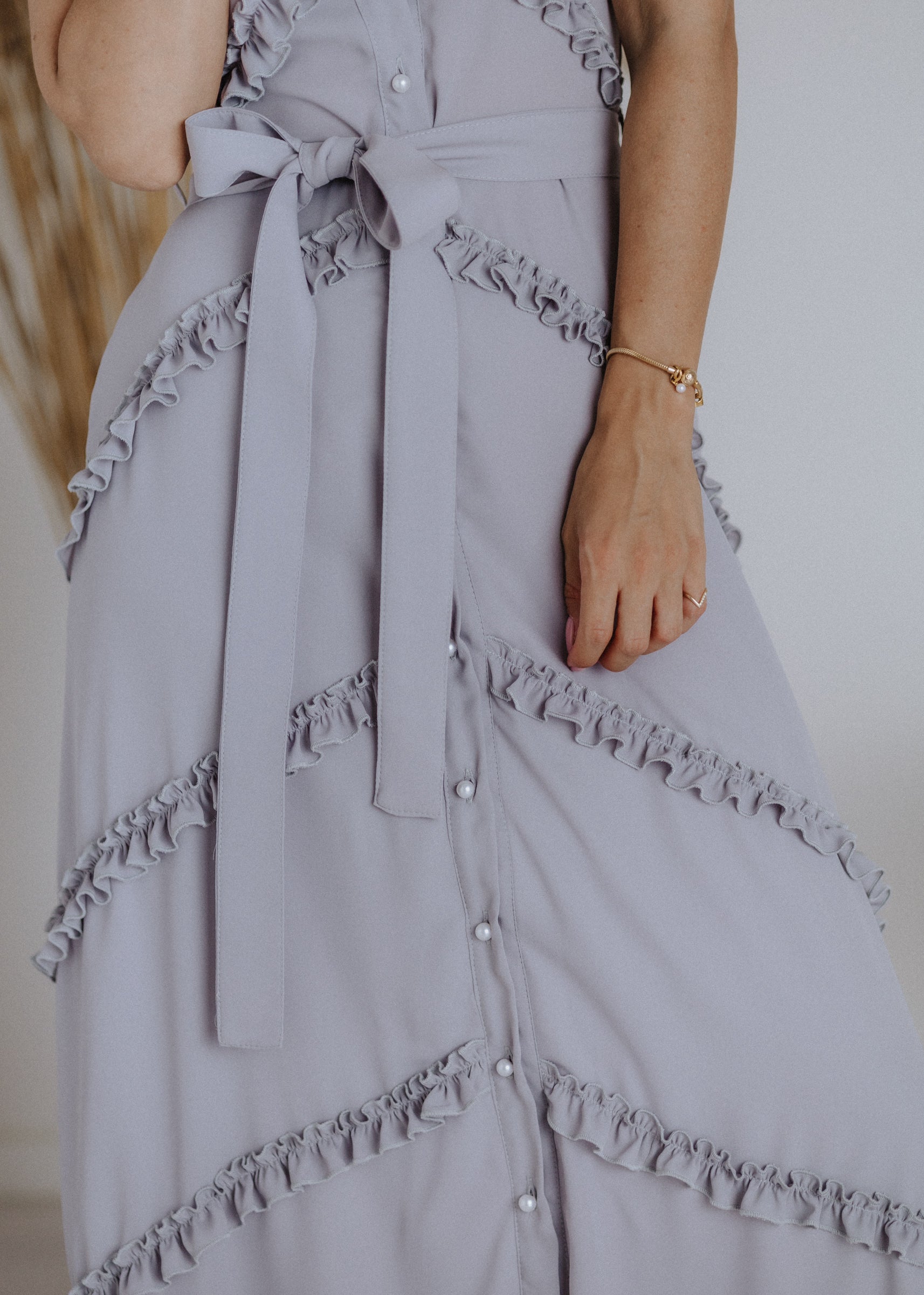 Muslin shirtdress with ruffles in gray