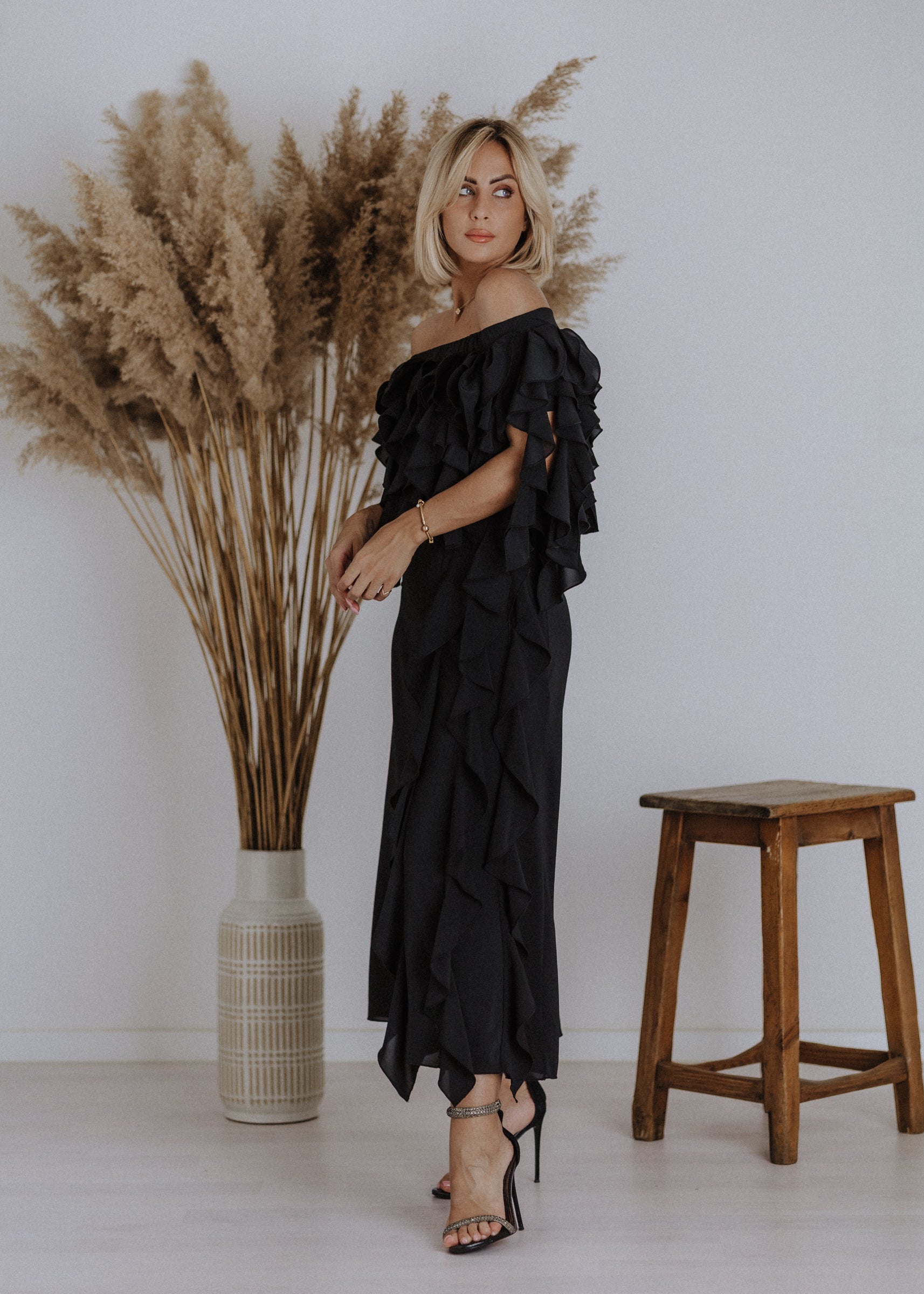 Curly ruffled muslin top