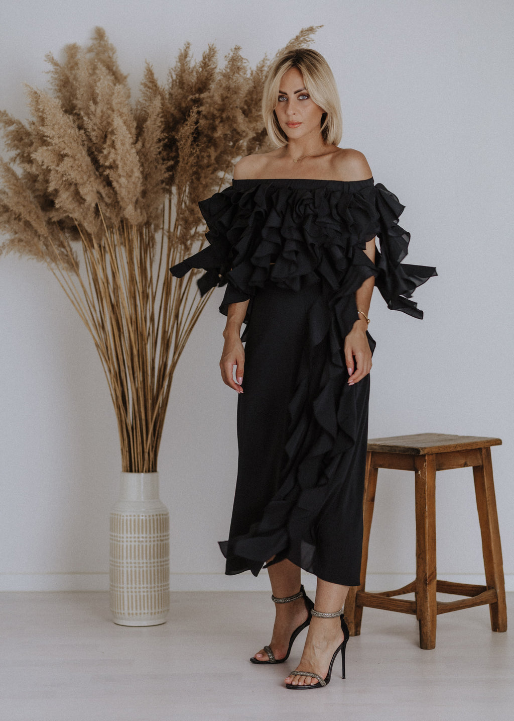 Curly ruffled muslin top