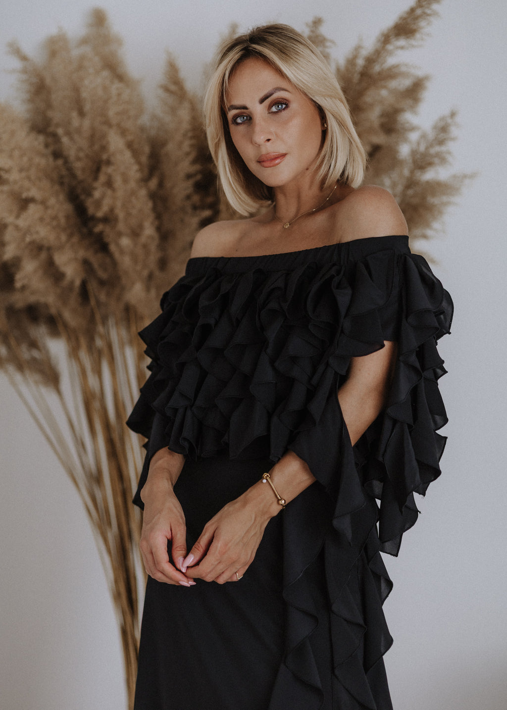 Curly ruffled muslin top