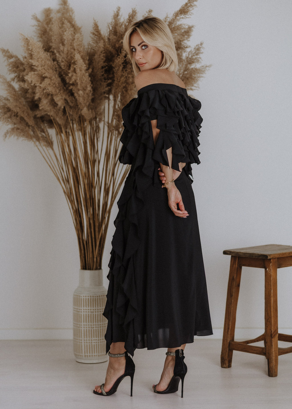 Curly ruffled muslin top