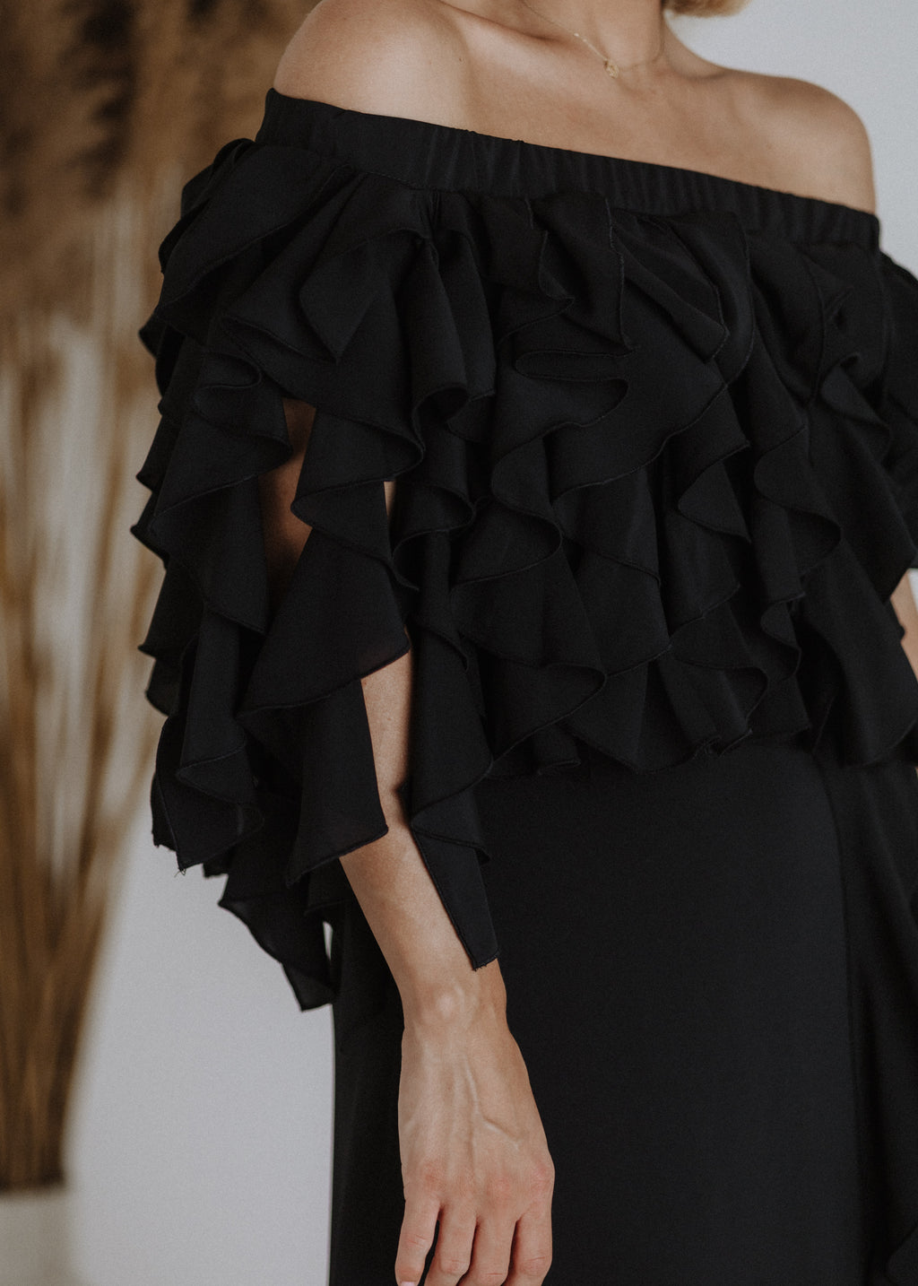Curly ruffled muslin top