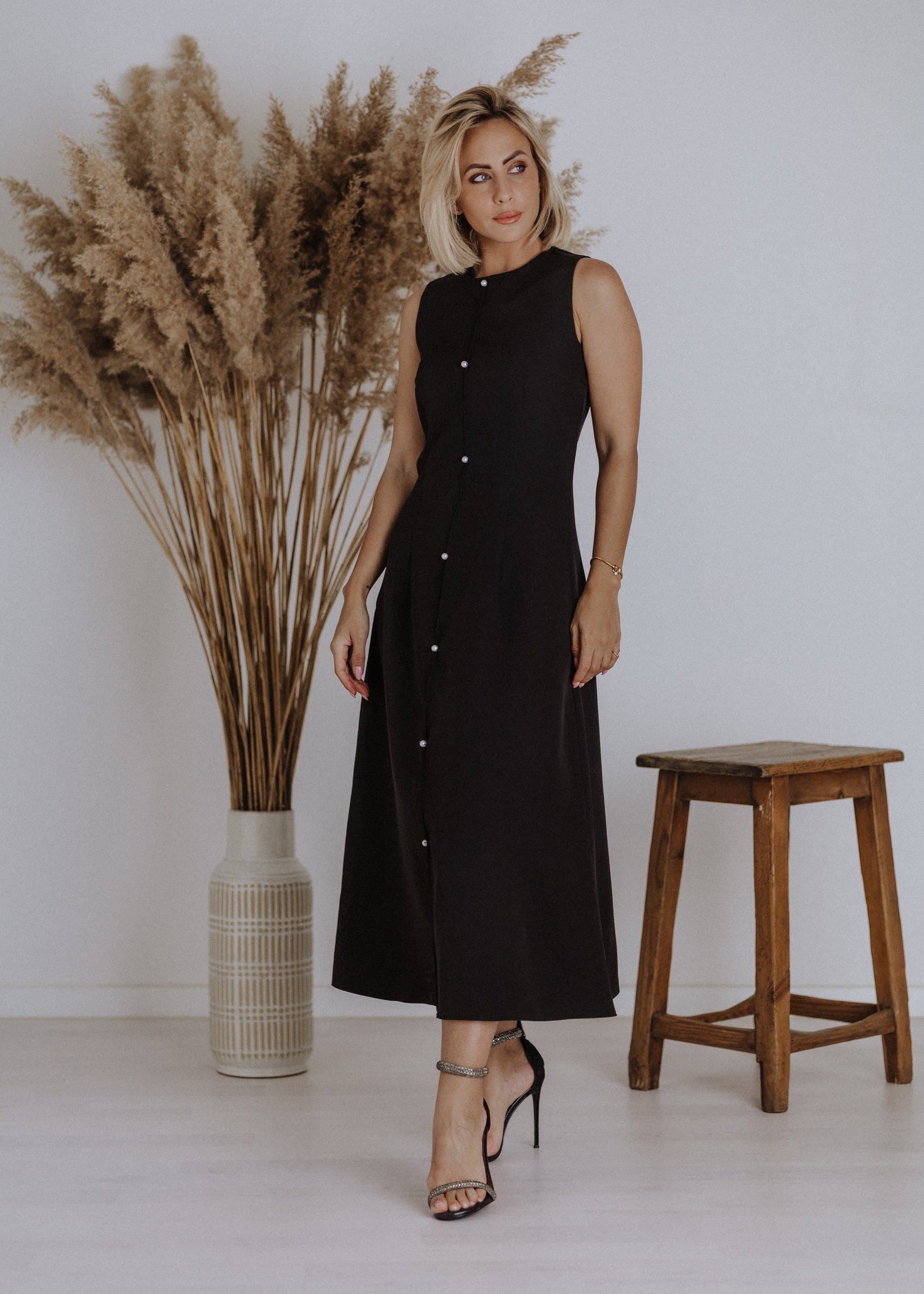 Midi dress with beads in black
