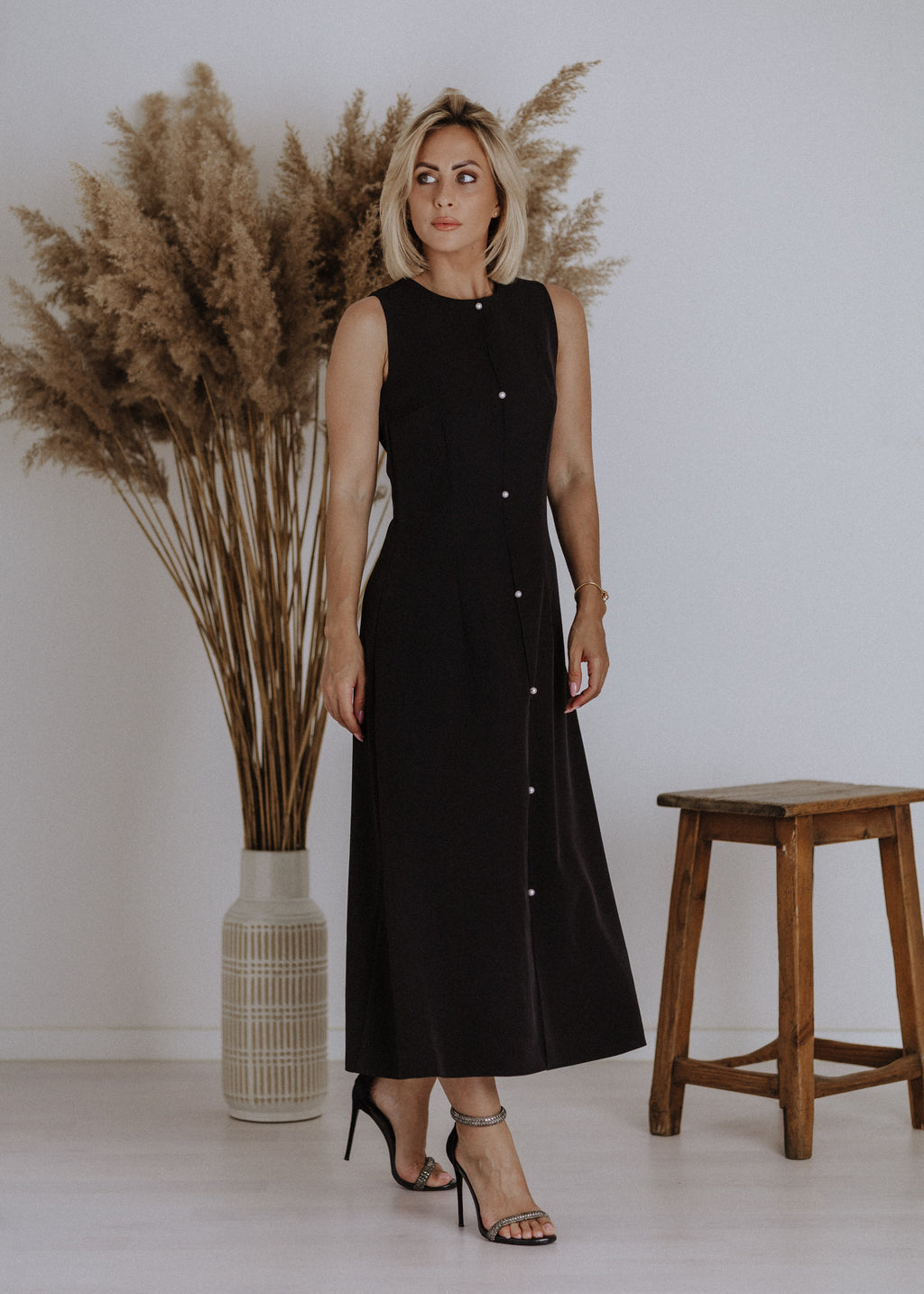 Midi dress with beads in black