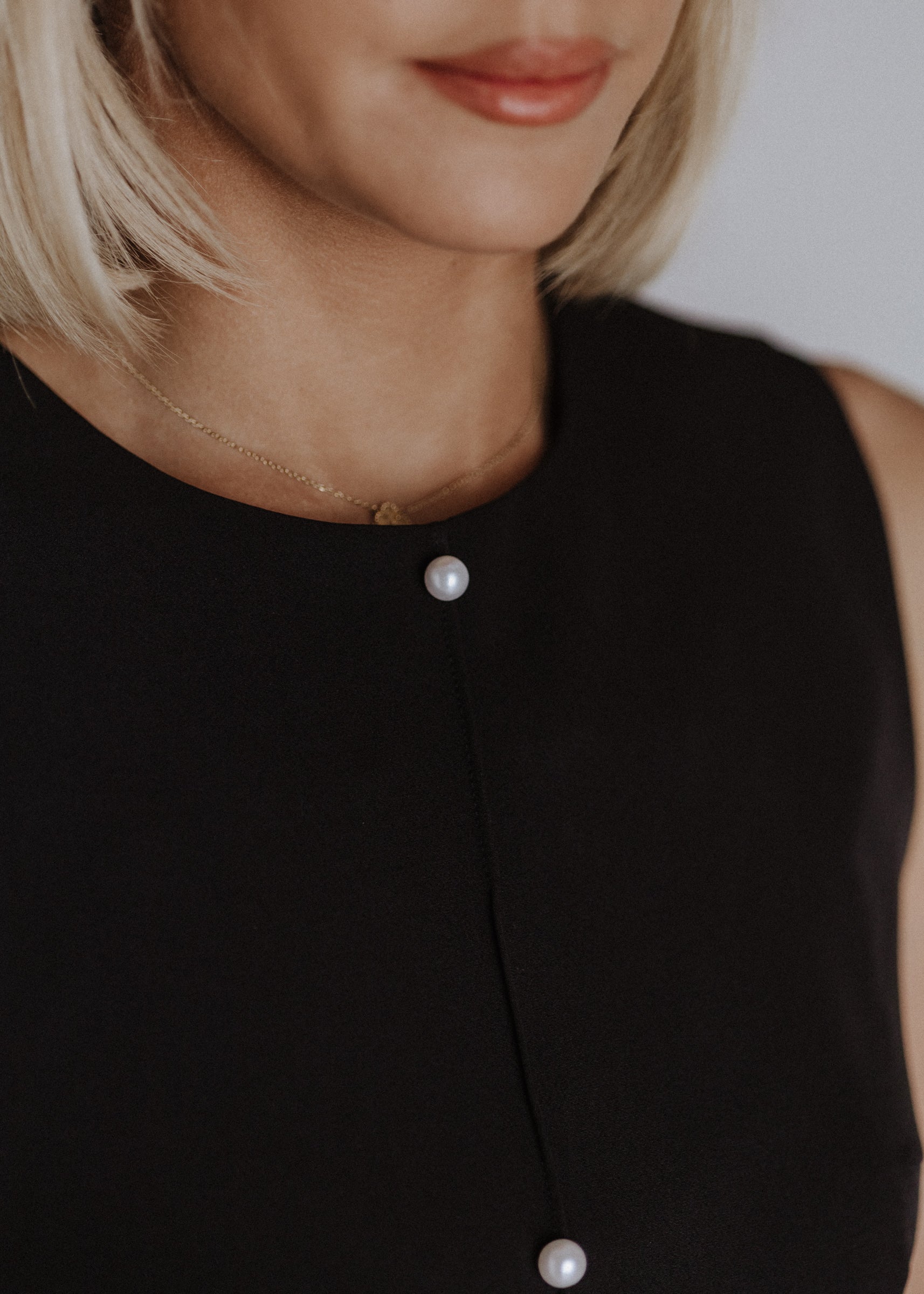 Midi dress with beads in black