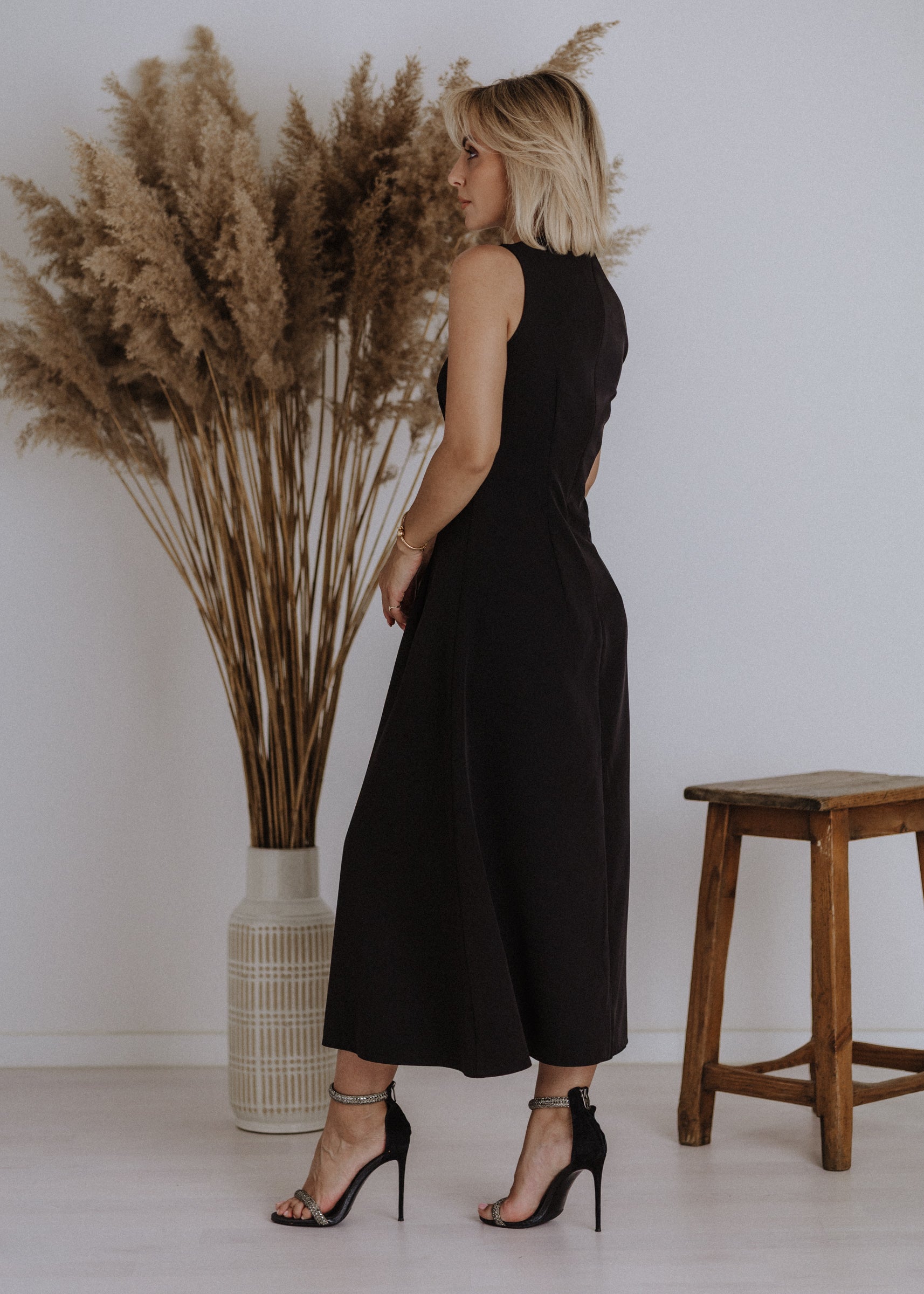Midi dress with beads in black