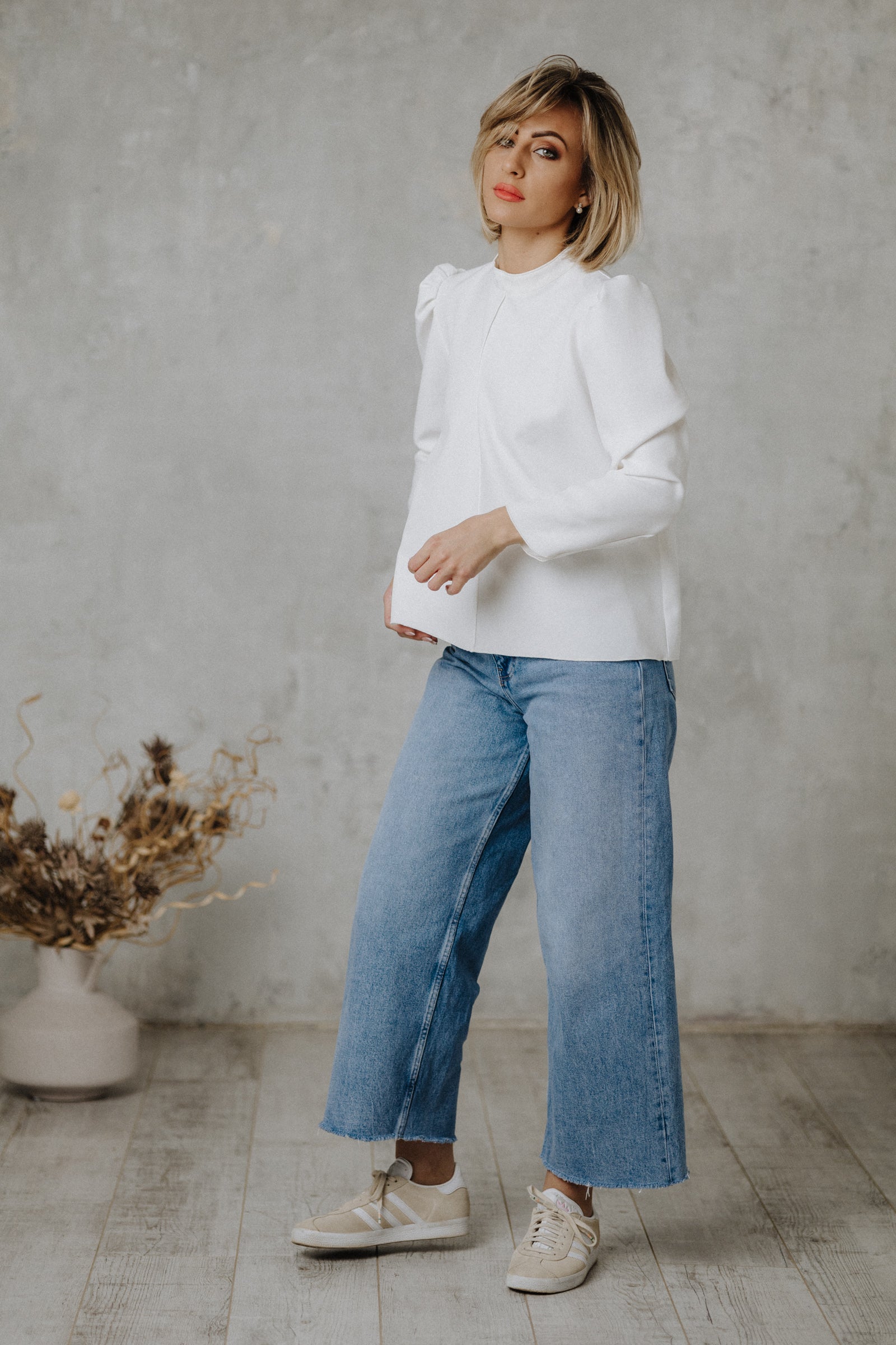 Fine fabric with top edge stitching