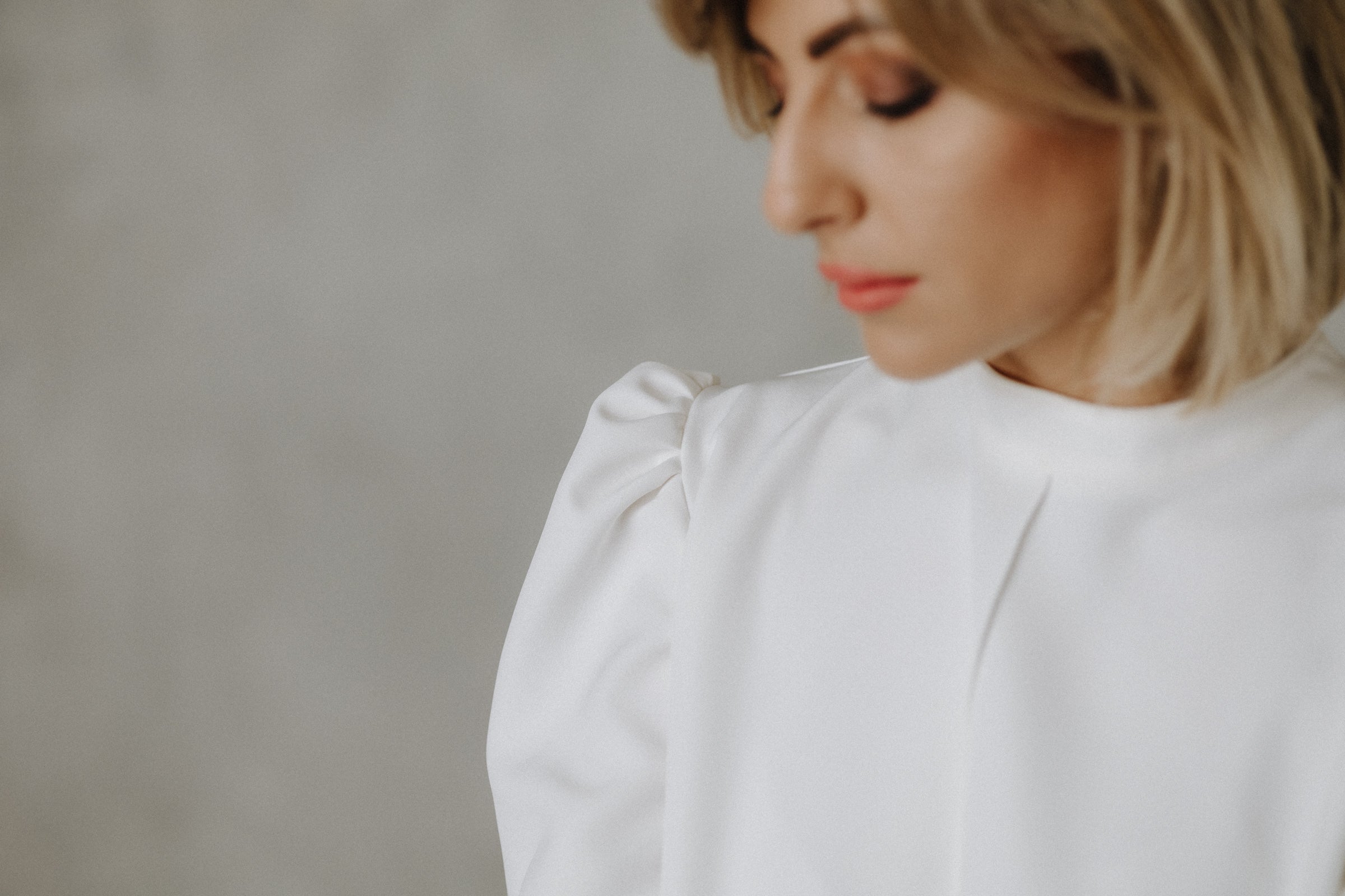 Fine fabric with top edge stitching