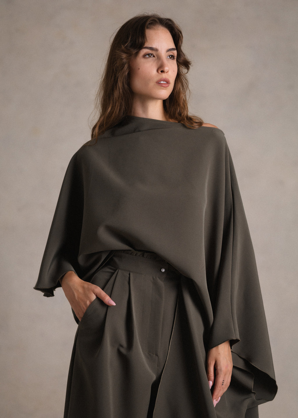 Khaki aszimmetrikus felső