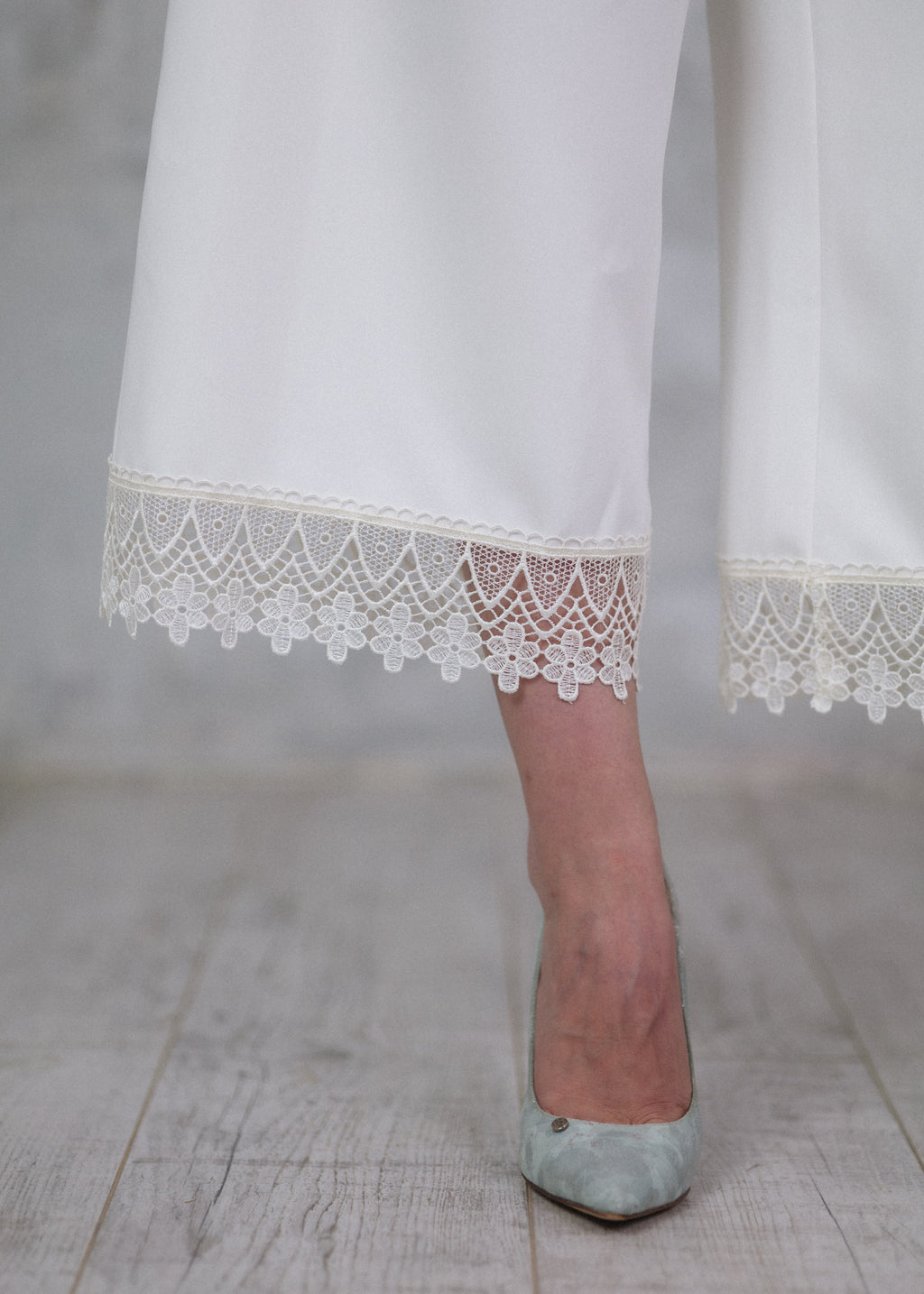 Csipkés culottes ekrü színben