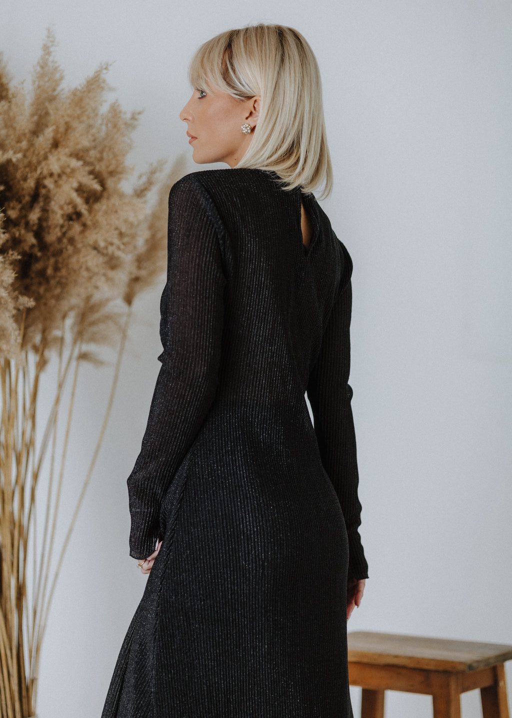 Pleated dress in black