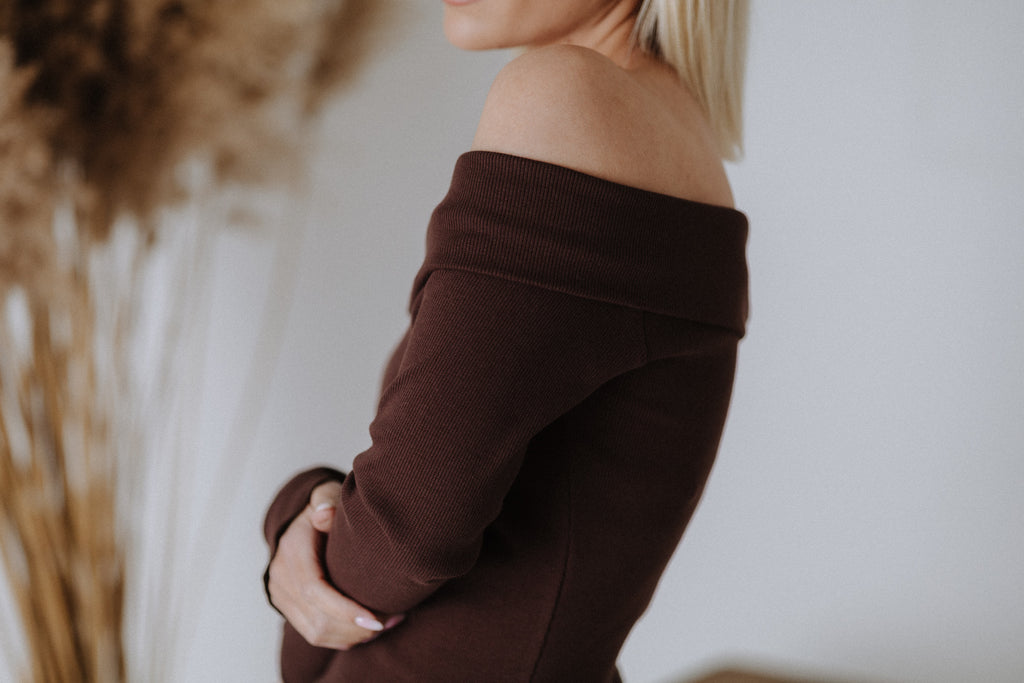 Ribbed cotton dress in dark mocha