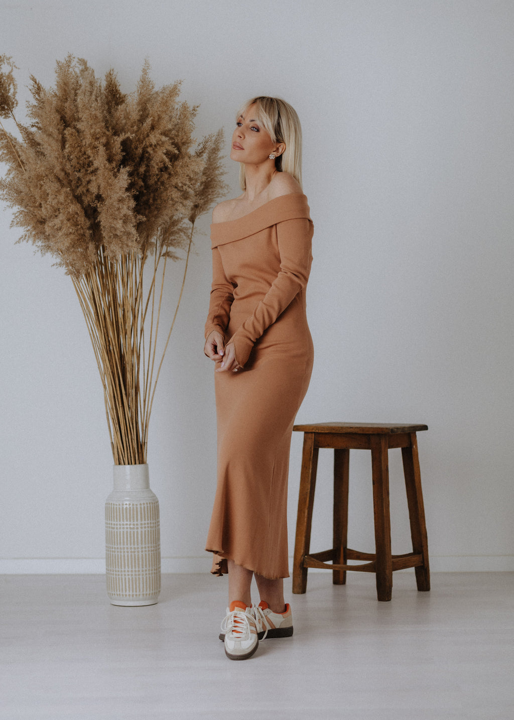 Ribbed cotton dress in mocha color