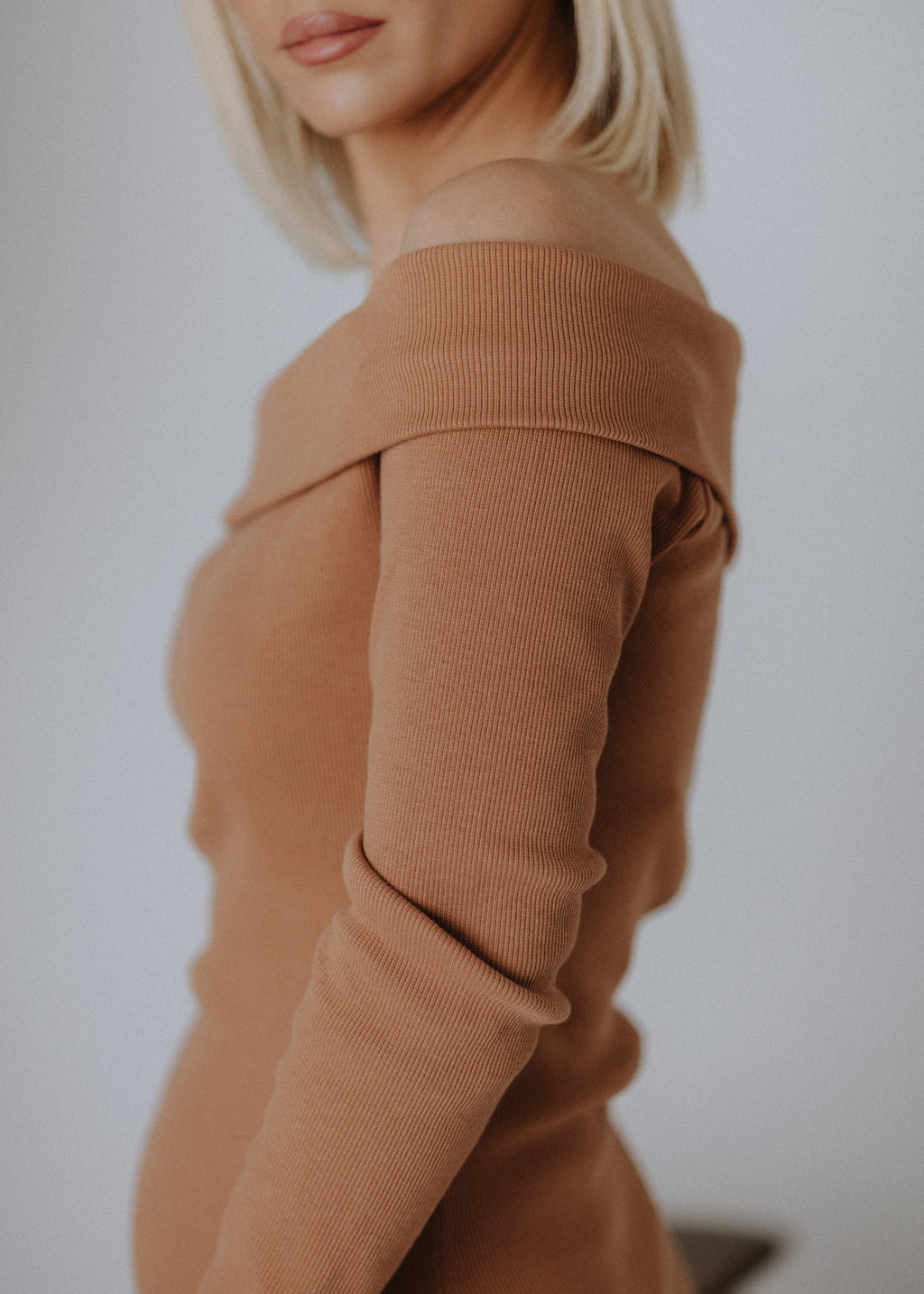 Ribbed cotton dress in mocha color