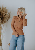 Ribbed cotton top in mocha color