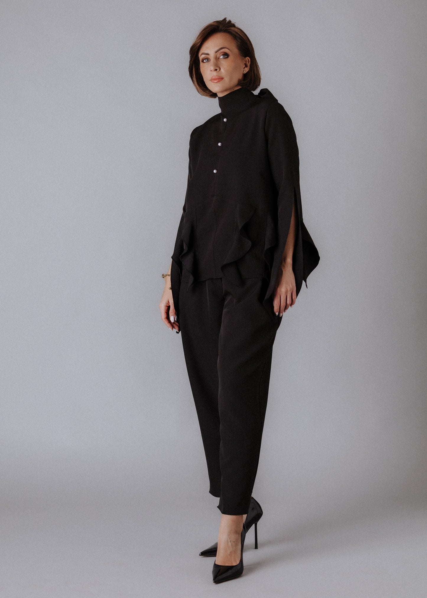 Fine fabric with top curls in black