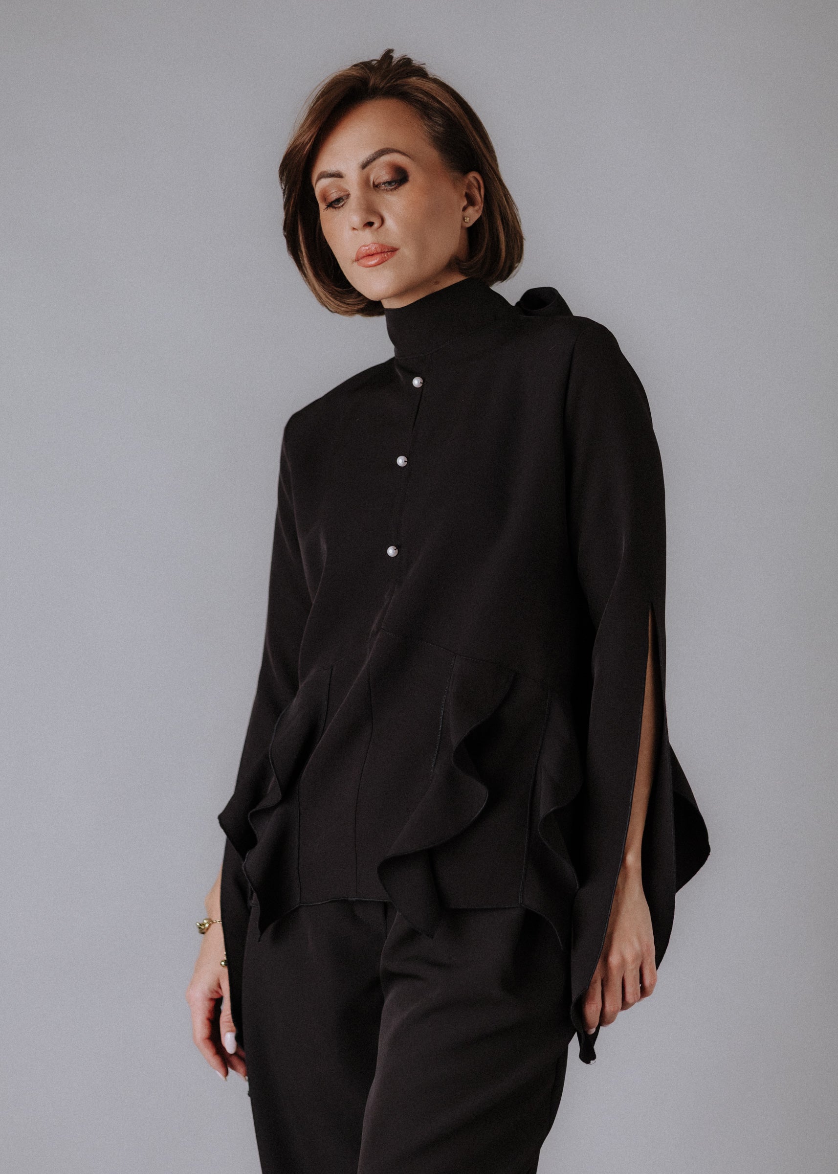 Fine fabric with top curls in black