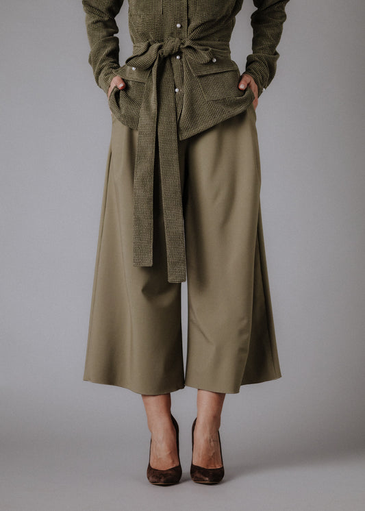 Finom szövet culottes khaki színben
