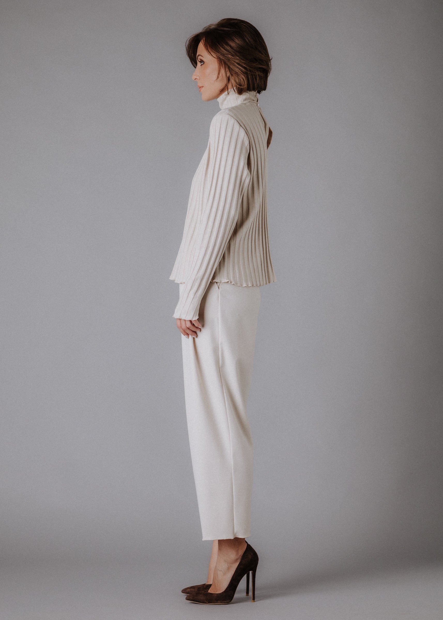 Fine fabric culottes in pastel nude color