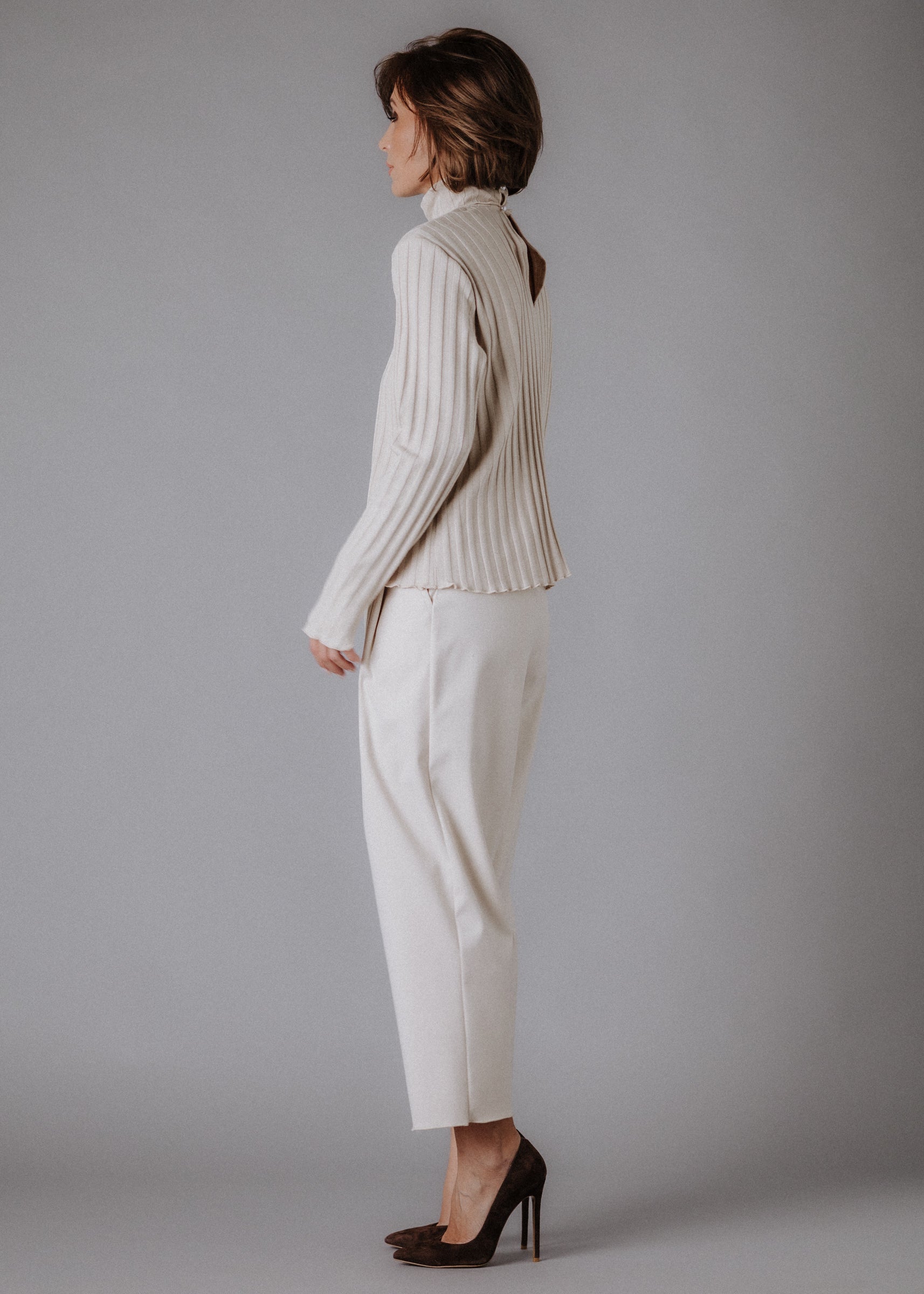 Fine fabric culottes in pastel nude color