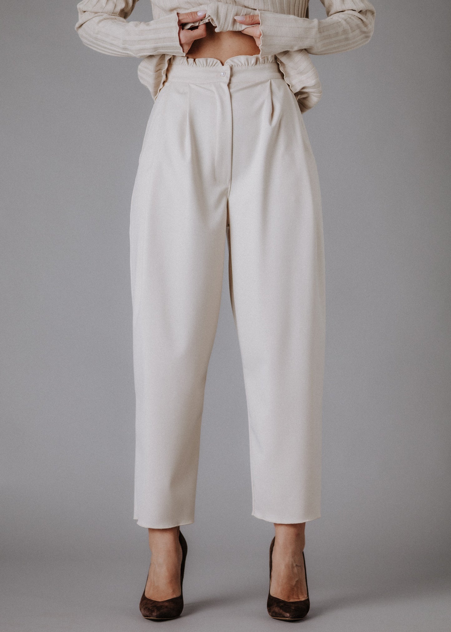 Finom szövet culottes pasztell nude színben