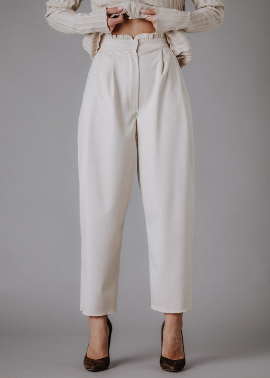 Finom szövet culottes pasztell nude színben