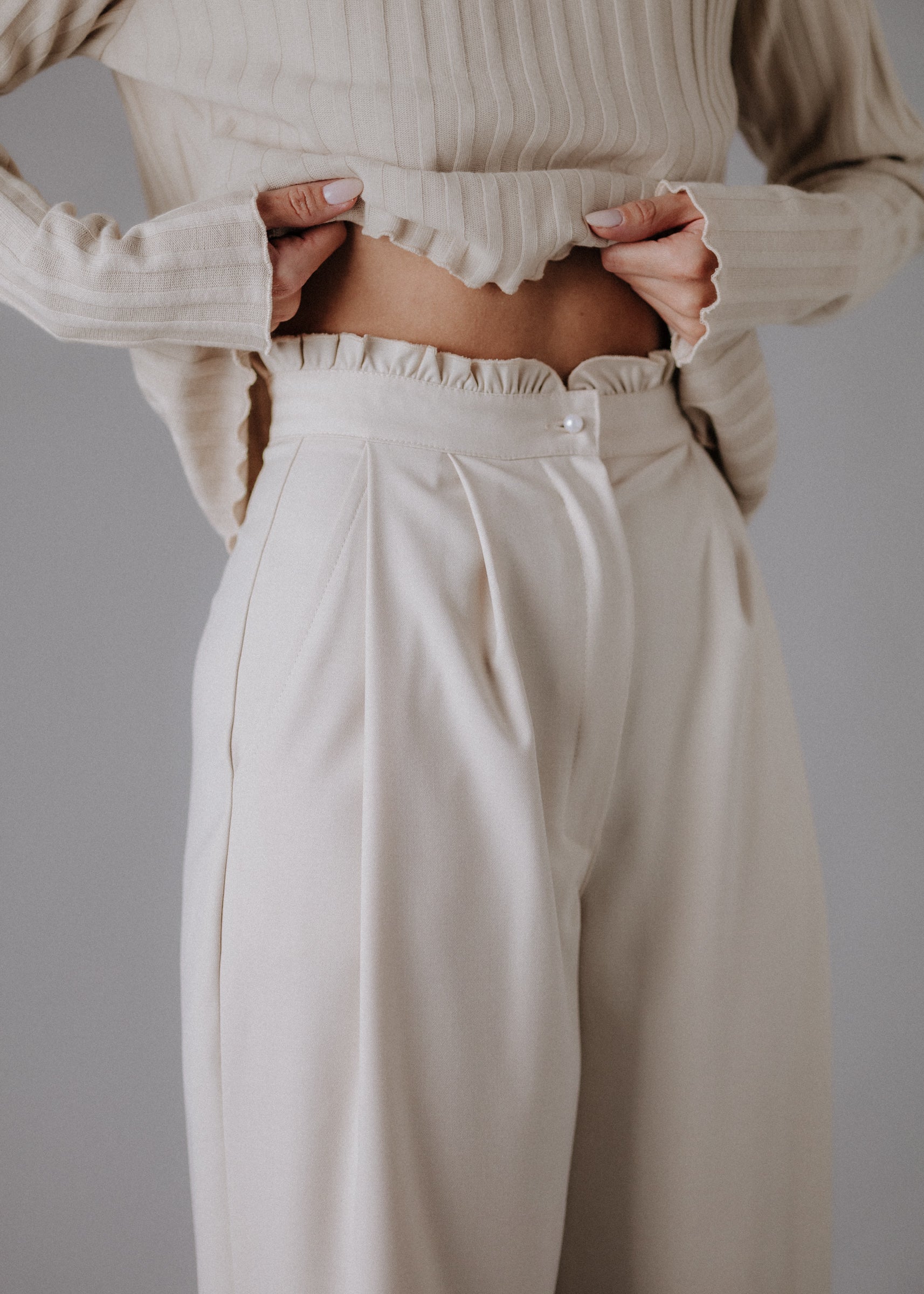 Fine fabric culottes in pastel nude color