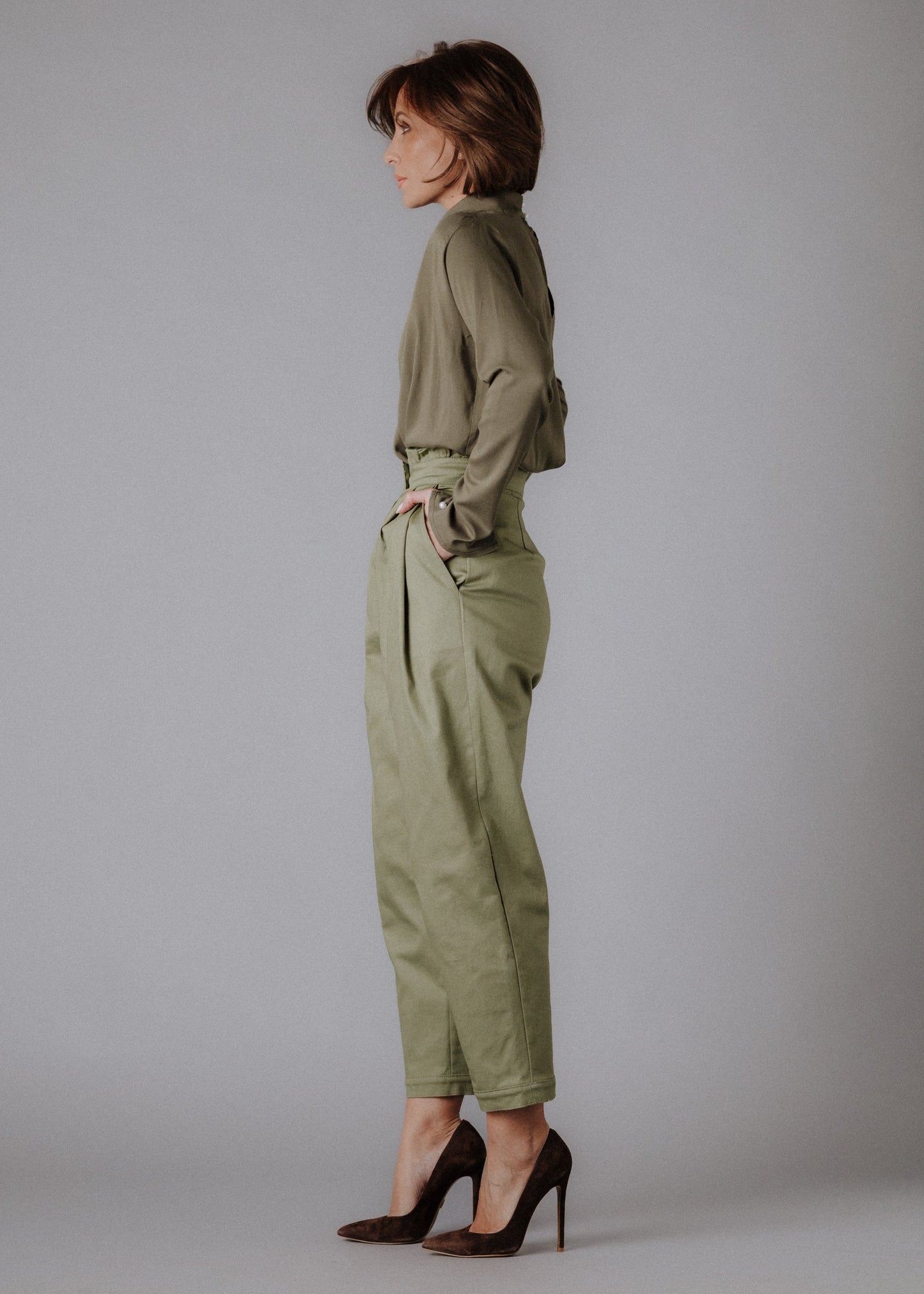 Blended linen trousers in khaki