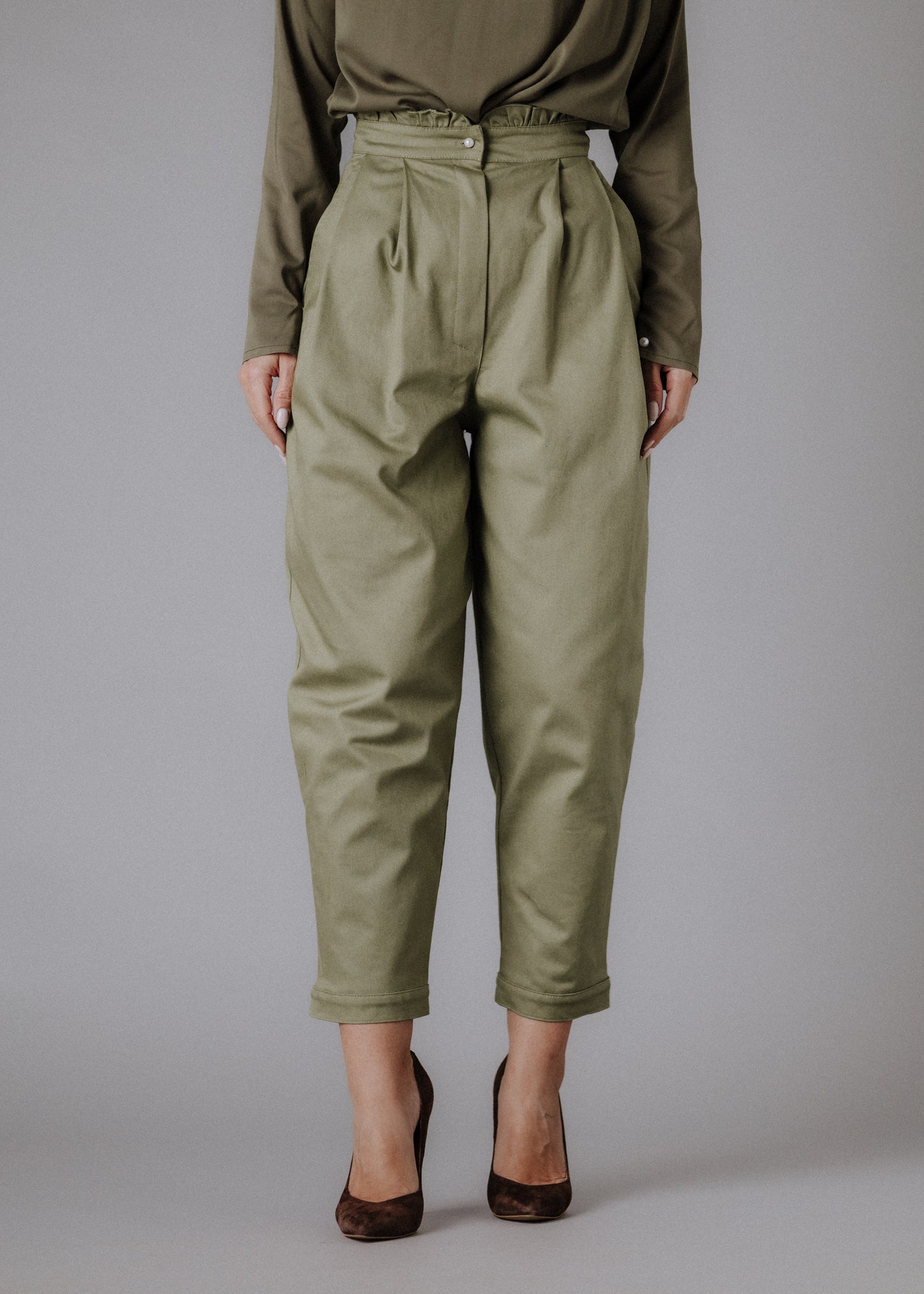 Blended linen trousers in khaki