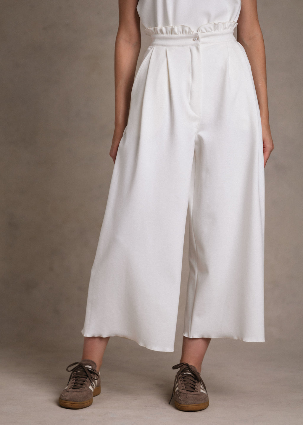 Textúrált ekrü culottes