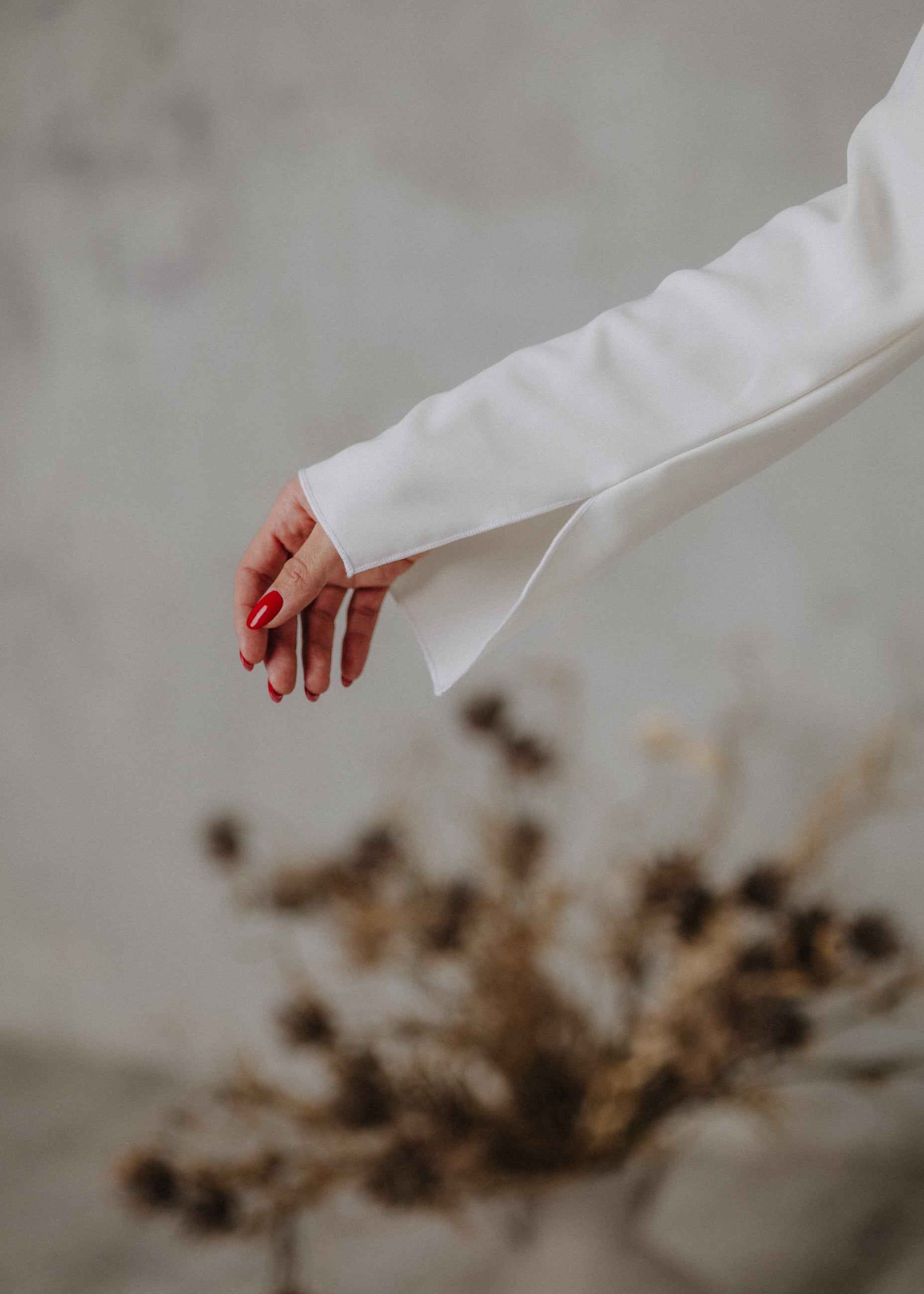 Long fabric top with edge-sewn trousers